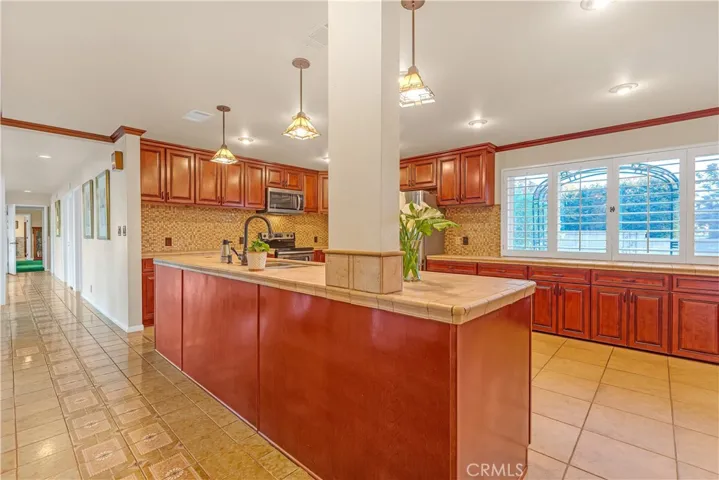 2244 Forbes Avenue, Claremont, California 91711