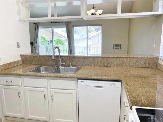 930 Via Mil Cumbres 14, Solana Beach, California 92075