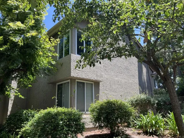 930 Via Mil Cumbres 14, Solana Beach, California 92075