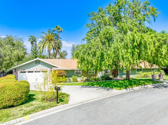 305 Eucalyptus Drive, Redlands, California 92373