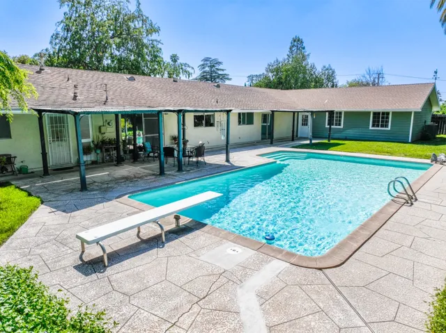 305 Eucalyptus Drive, Redlands, California 92373