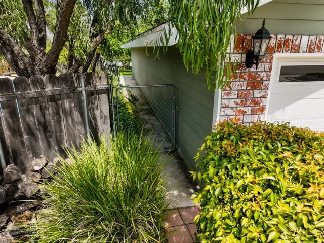 305 Eucalyptus Drive, Redlands, California 92373
