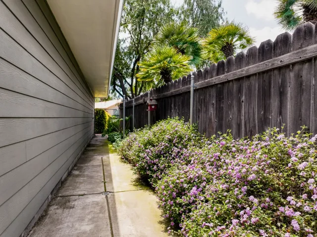 305 Eucalyptus Drive, Redlands, California 92373