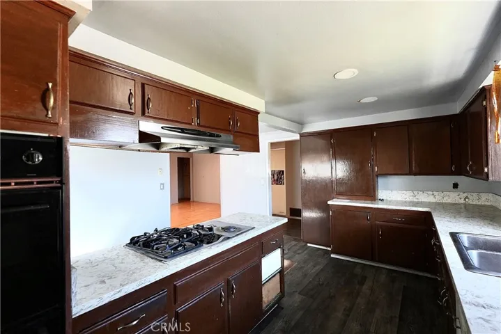 1623 E Albreda Street, Carson, California 90745