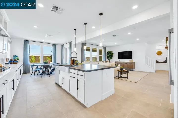3017 Mosaic Way, Roseville, California 95747
