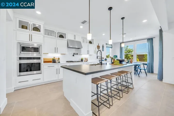 3017 Mosaic Way, Roseville, California 95747
