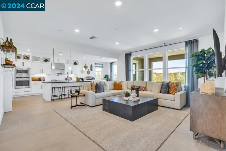 3017 Mosaic Way, Roseville, California 95747