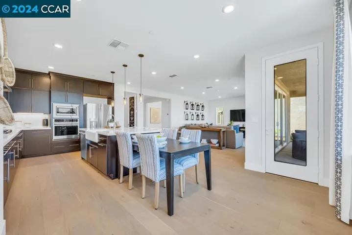3025 Mosaic Way, Roseville, California 95747