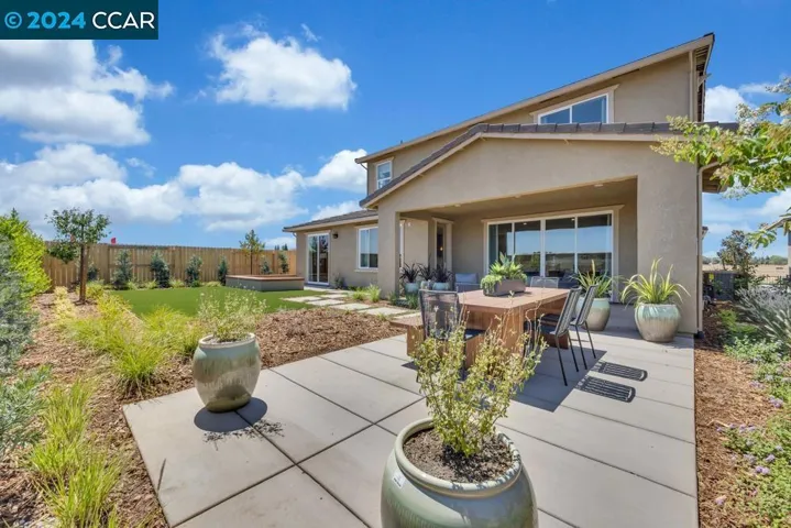 3025 Mosaic Way, Roseville, California 95747