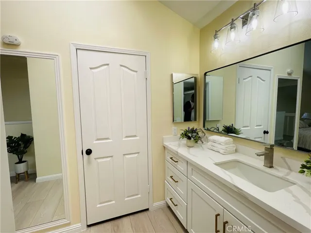 208 Pineview, Irvine, California 92620