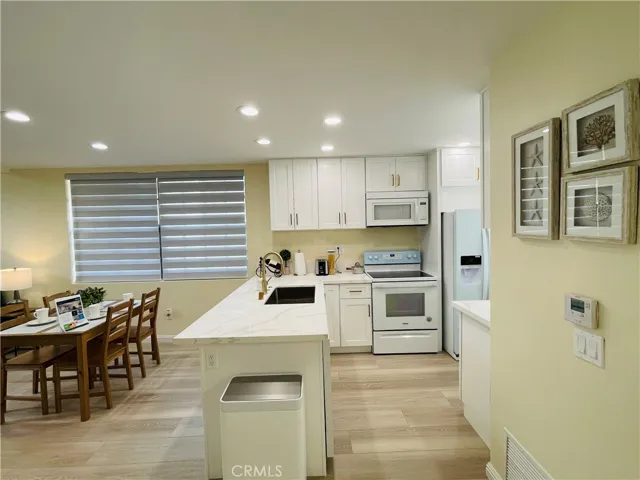 208 Pineview, Irvine, California 92620