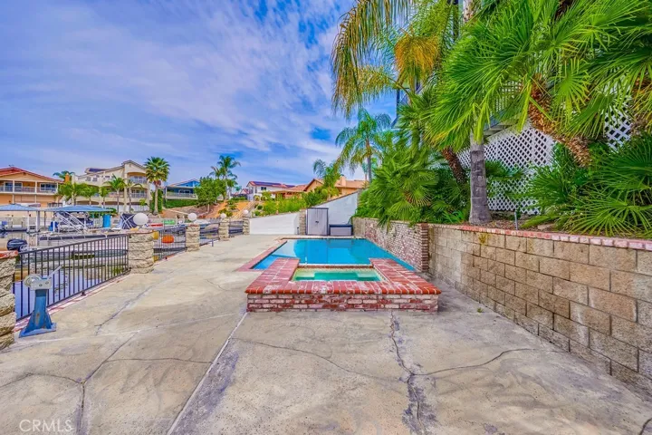 21975 Strawberry Lane, Canyon Lake, California 92587