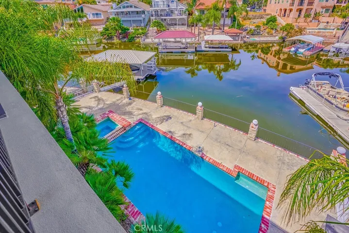 21975 Strawberry Lane, Canyon Lake, California 92587