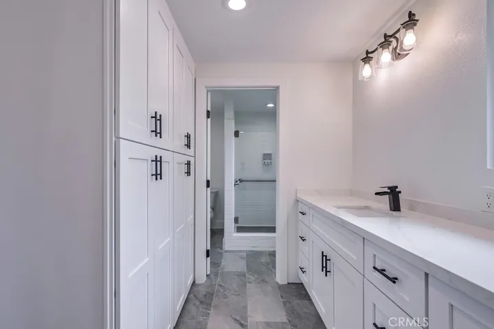 21975 Strawberry Lane, Canyon Lake, California 92587