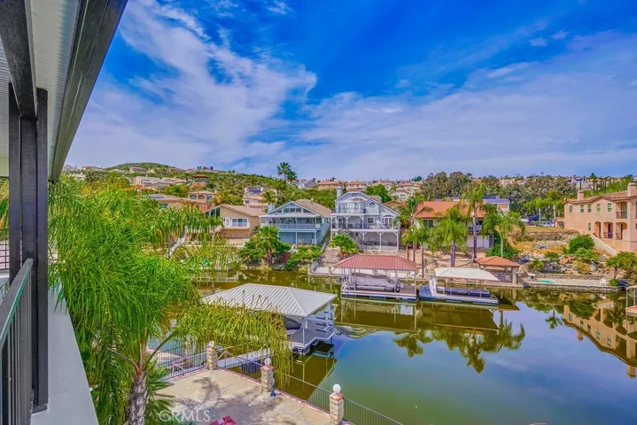 21975 Strawberry Lane, Canyon Lake, California 92587