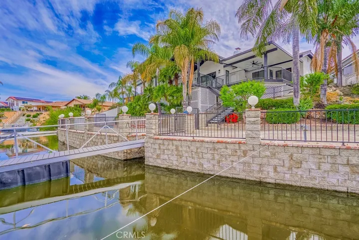21975 Strawberry Lane, Canyon Lake, California 92587