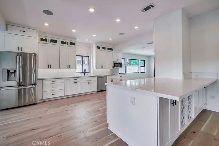 21975 Strawberry Lane, Canyon Lake, California 92587