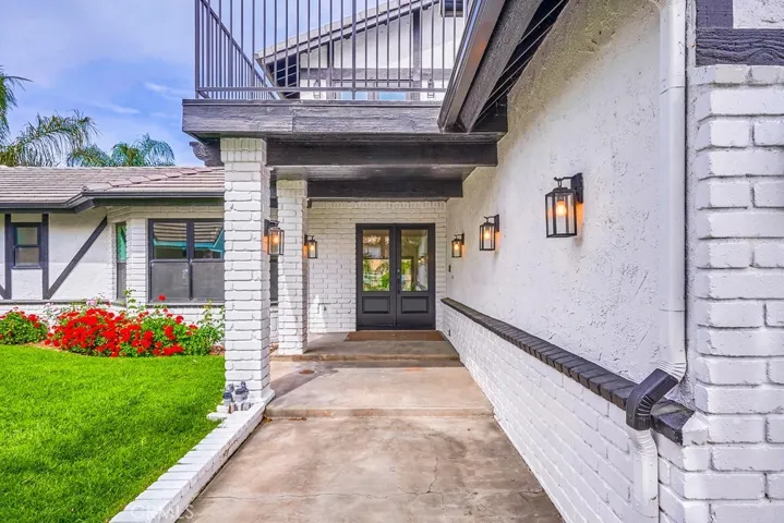 21975 Strawberry Lane, Canyon Lake, California 92587