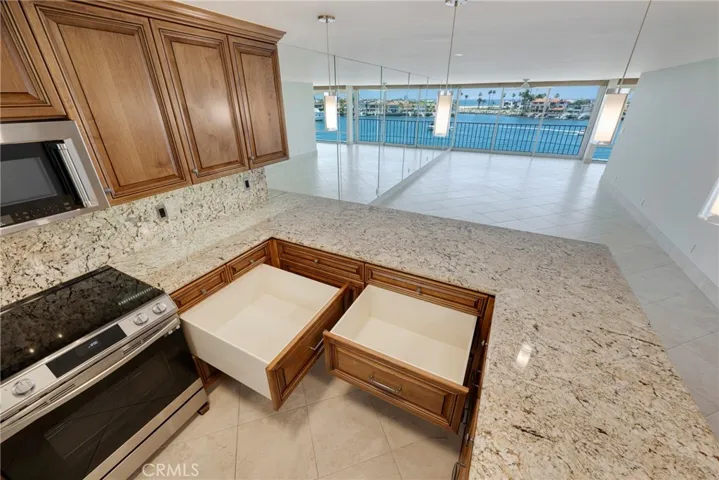2525 Ocean Boulevard 4f, Corona Del Mar, California 92625