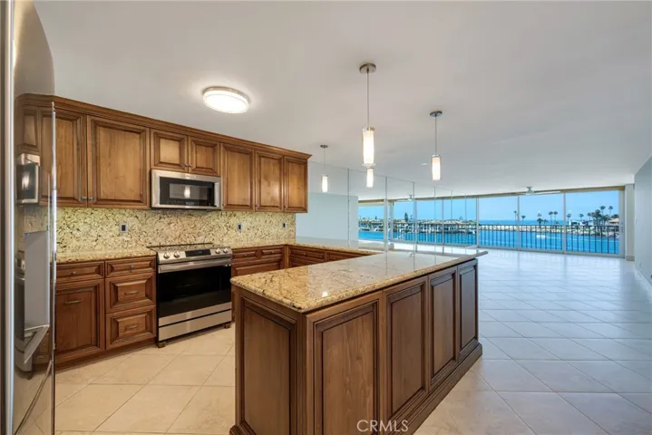 2525 Ocean Boulevard 4f, Corona Del Mar, California 92625