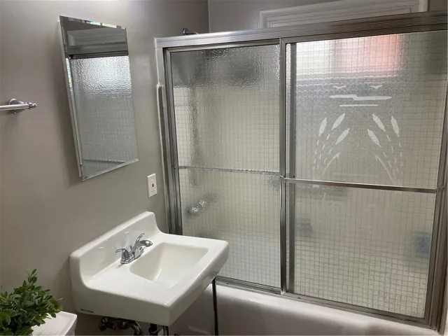 2929 N Lincoln Street, Burbank, California 91504