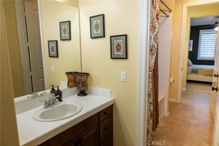 Jack N Jill Bathroom