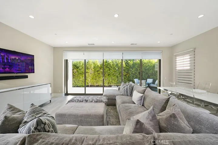 208 Villa Ridge, Irvine, California 92620