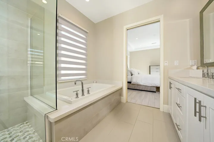 208 Villa Ridge, Irvine, California 92620