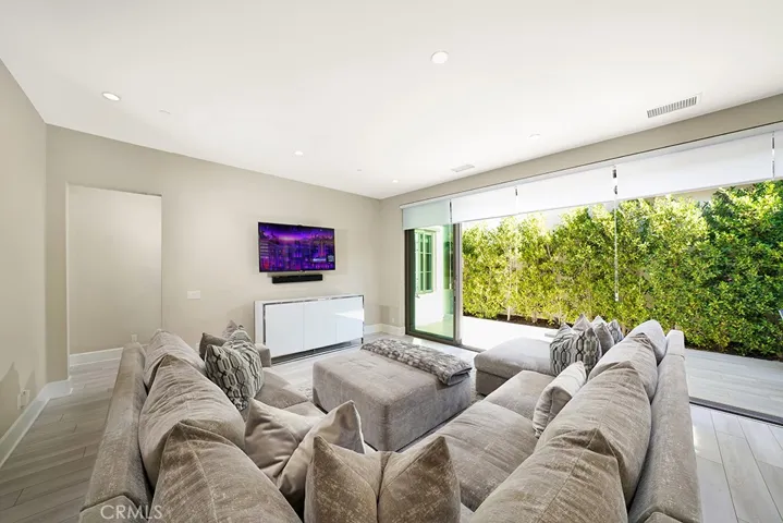 208 Villa Ridge, Irvine, California 92620