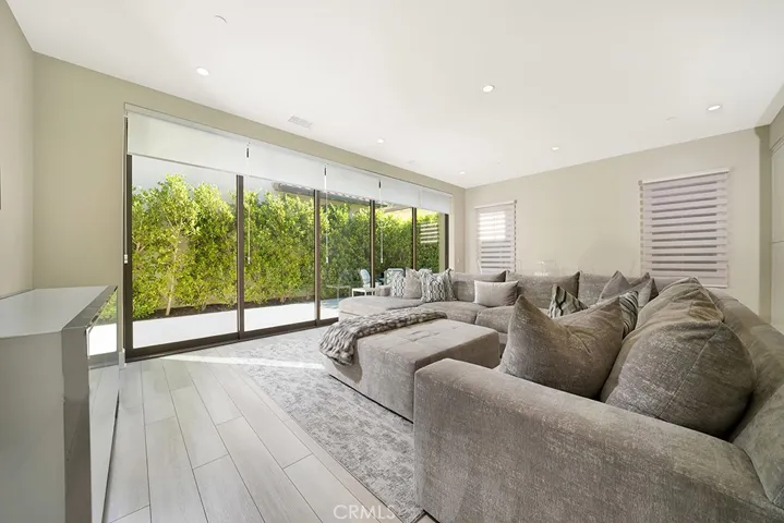 208 Villa Ridge, Irvine, California 92620