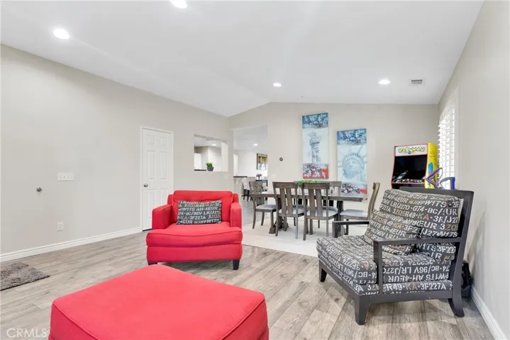 6055 Medinah Street, Fontana, California 92336