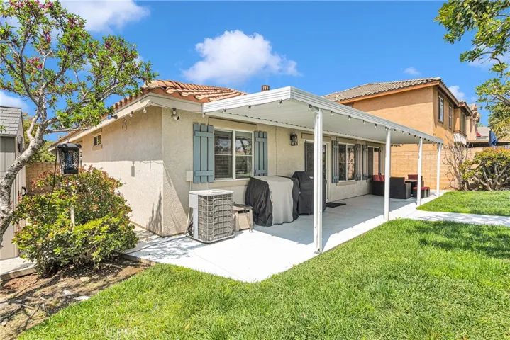 6055 Medinah Street, Fontana, California 92336