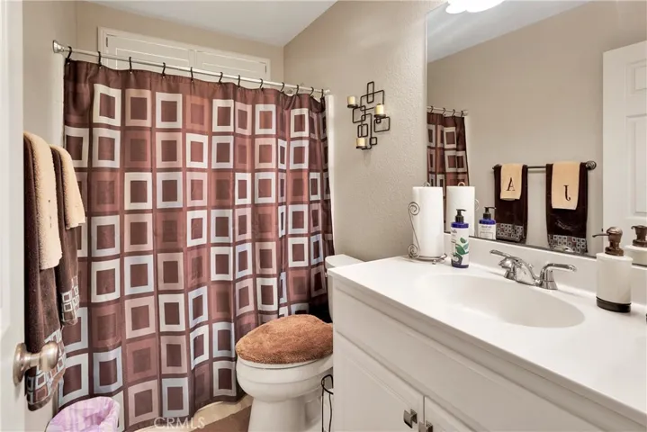 6055 Medinah Street, Fontana, California 92336