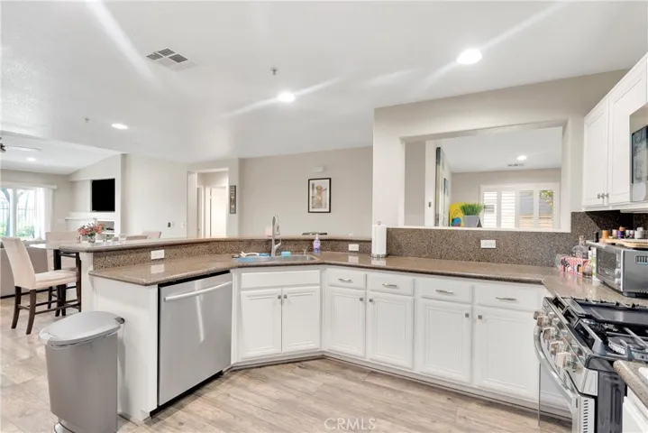 6055 Medinah Street, Fontana, California 92336