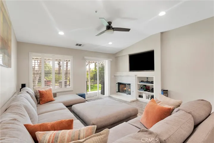 6055 Medinah Street, Fontana, California 92336