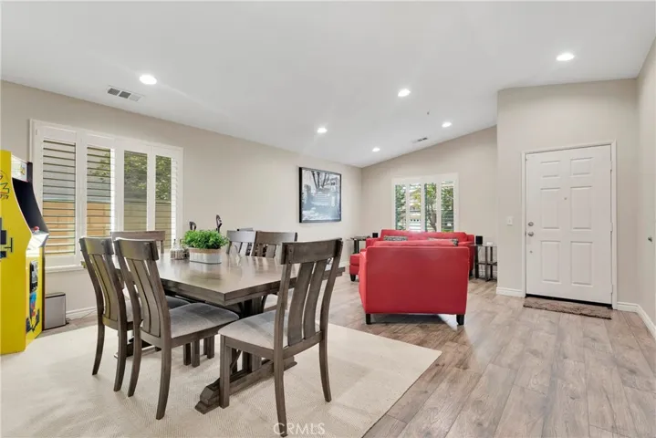 6055 Medinah Street, Fontana, California 92336