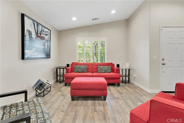 6055 Medinah Street, Fontana, California 92336