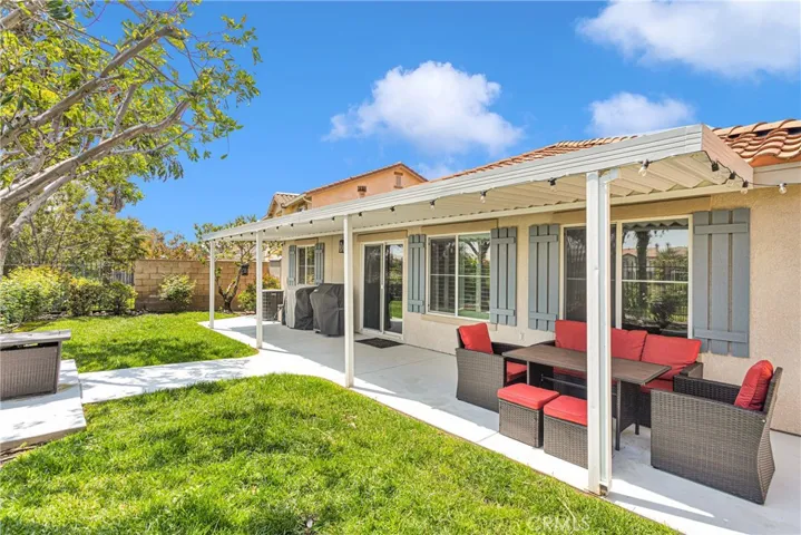 6055 Medinah Street, Fontana, California 92336