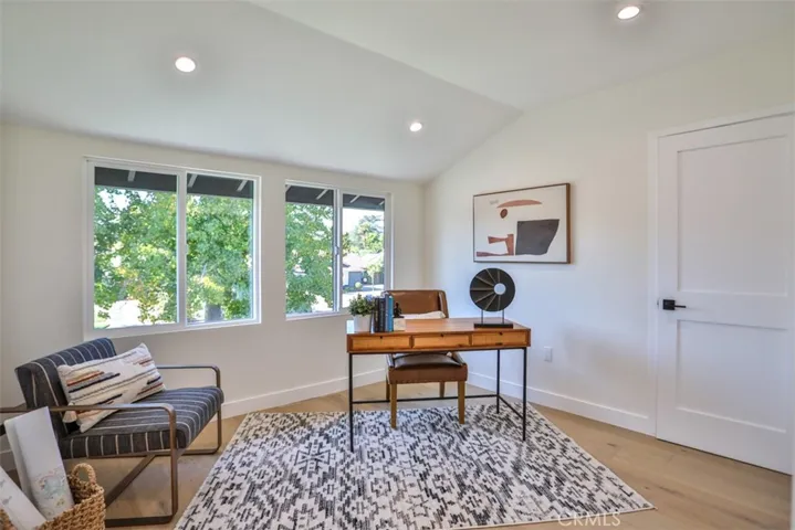 5810 Mammoth Avenue, Valley Glen, California 91401