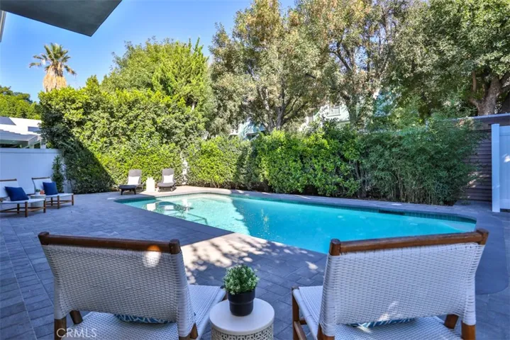 5810 Mammoth Avenue, Valley Glen, California 91401
