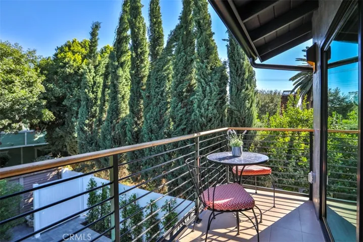 5810 Mammoth Avenue, Valley Glen, California 91401