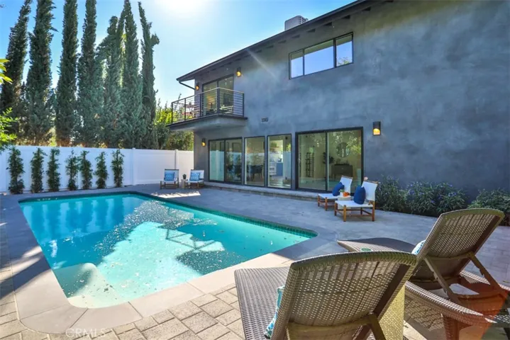5810 Mammoth Avenue, Valley Glen, California 91401