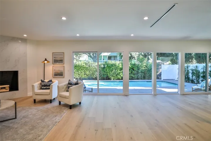 5810 Mammoth Avenue, Valley Glen, California 91401