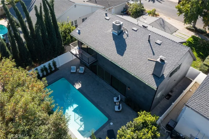 5810 Mammoth Avenue, Valley Glen, California 91401