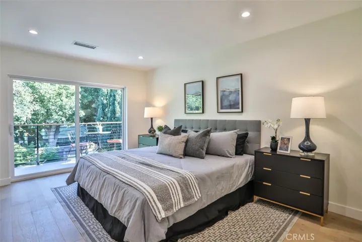 5810 Mammoth Avenue, Valley Glen, California 91401
