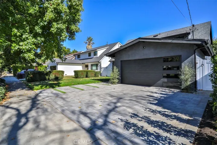 5810 Mammoth Avenue, Valley Glen, California 91401
