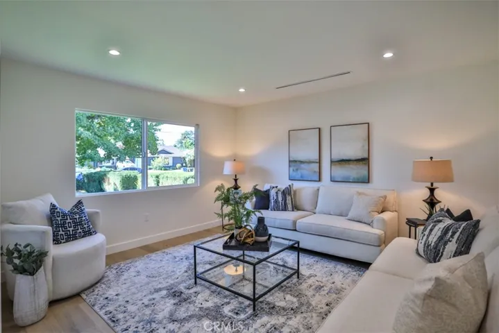 5810 Mammoth Avenue, Valley Glen, California 91401