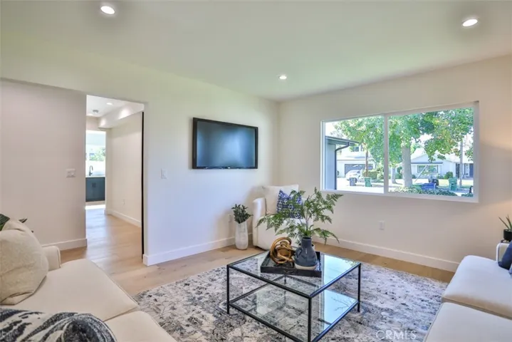 5810 Mammoth Avenue, Valley Glen, California 91401