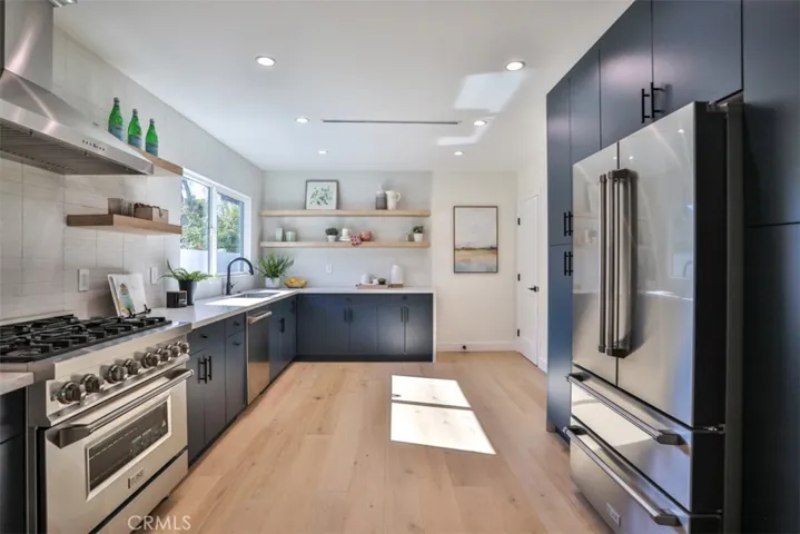 5810 Mammoth Avenue, Valley Glen, California 91401