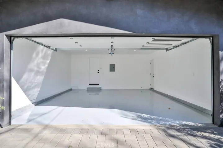 5810 Mammoth Avenue, Valley Glen, California 91401